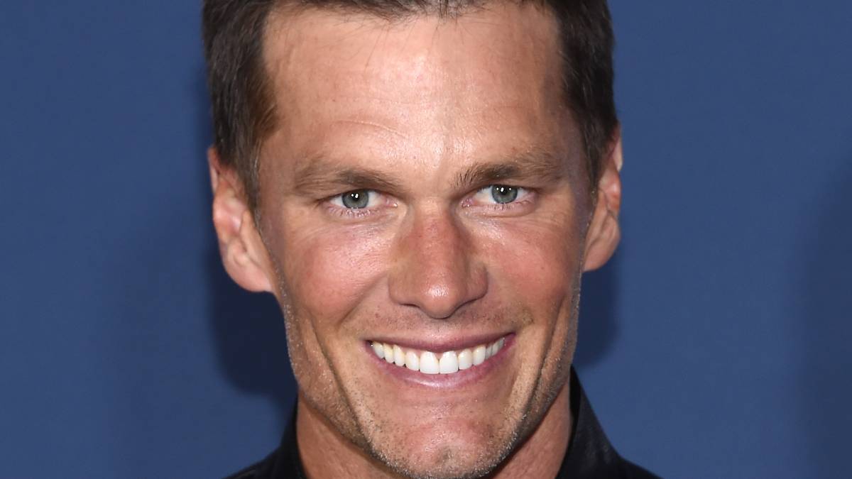 Tom Brady Slams Wayne Rooney และผู้เล่นเบอร์มิงแฮมสำหรับ ‘ขาดความมุ่งมั่น’ ในระหว่างการรณรงค์การตกชั้น