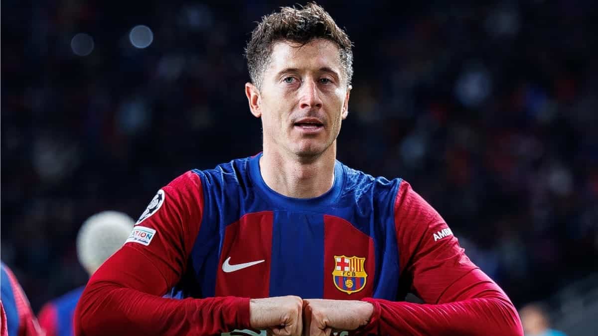 Lewandowski In, Rashford on Bench