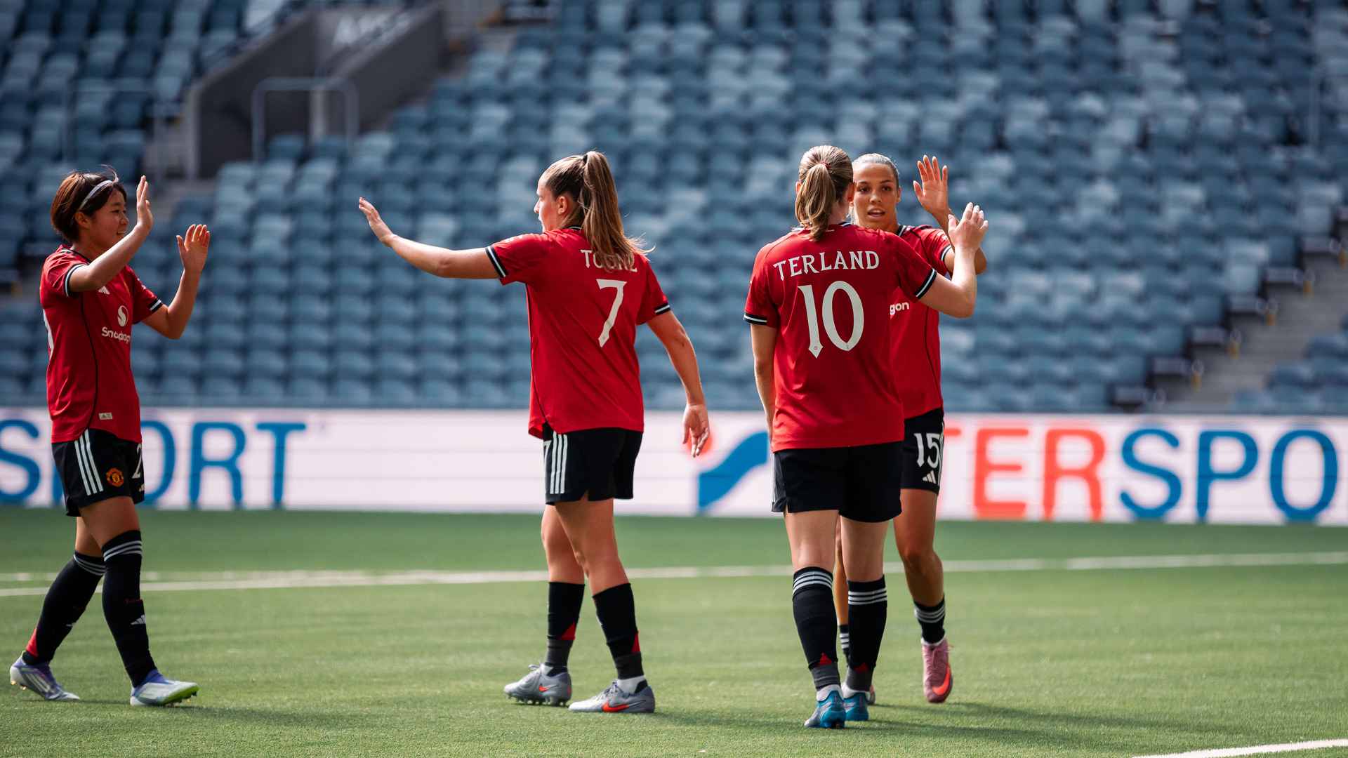 วิธีดูและติดตาม Man Utd Women v Hammarby ในยูฟ่าสตรีแชมเปี้ยนส์ลีก
