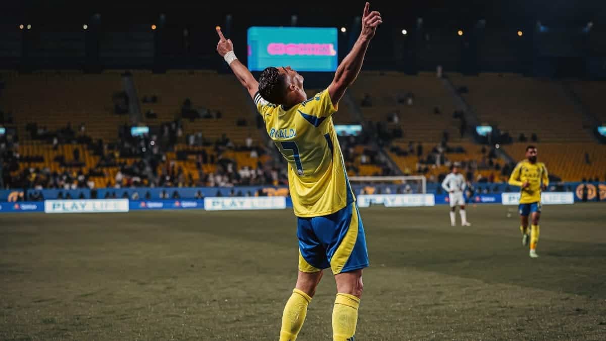 Cristiano Ronaldo แบ่งพื้นใหม่ด้วยเป้าหมายที่ 100 สำหรับ Al-Nassr ใน Saudi Super Cup