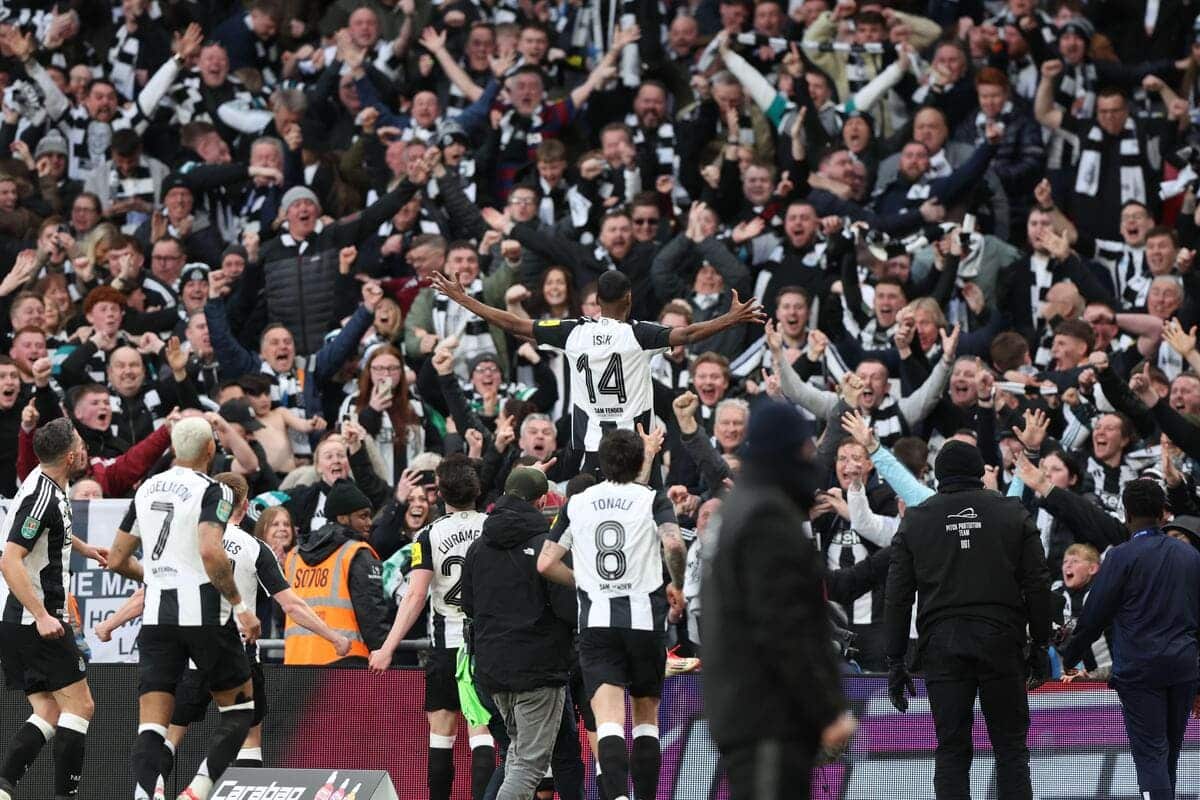 Liverpool ส่งกำลังใจให้กำลังใจ Alexander Isak เป็นกองหน้าสั่งให้ฝึกอบรมคนเดียวโดย Newcastle