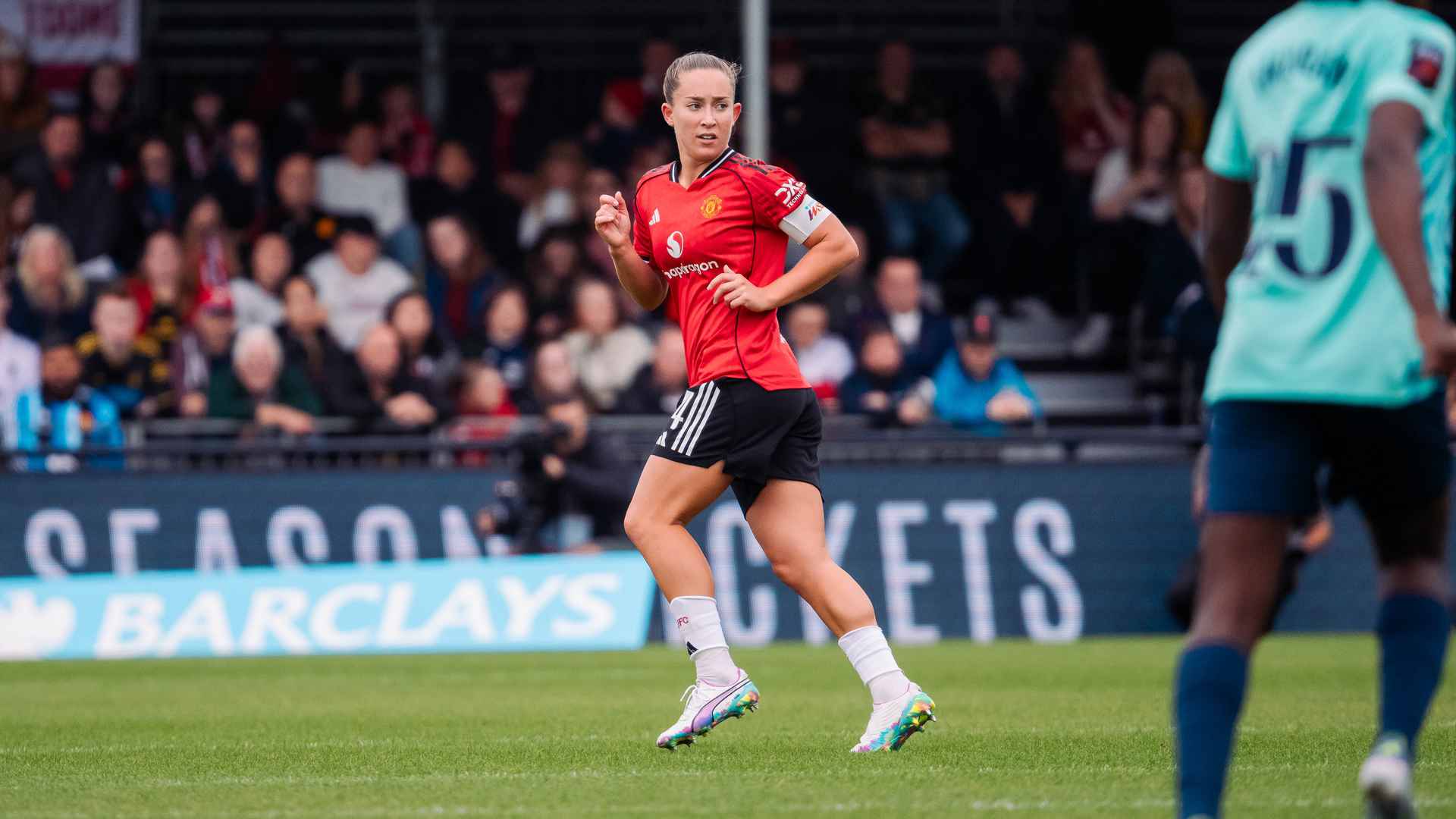 Maya le Tissier สร้างแอพที่ 100 สำหรับ Man Utd ในวันสำคัญที่ London City Lionesses